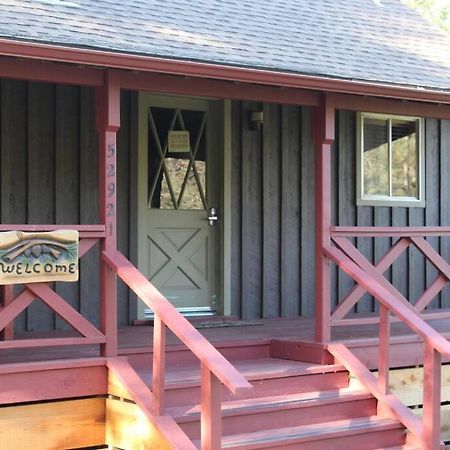 Rustic Chapparal Cabin At Bass Lake Heights Vila Oakhurst Exterior foto